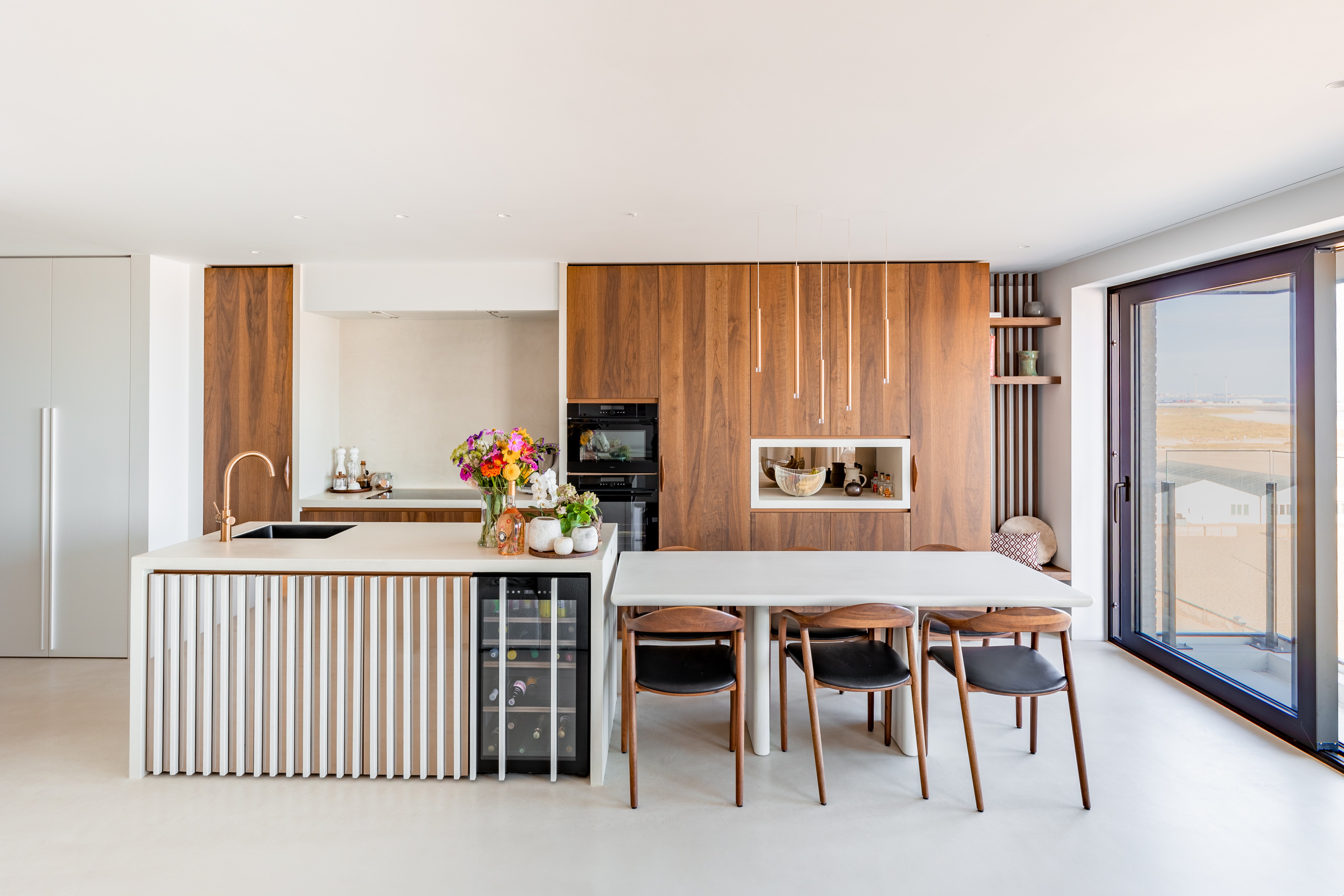 Cuisine moderne avec accents en bois